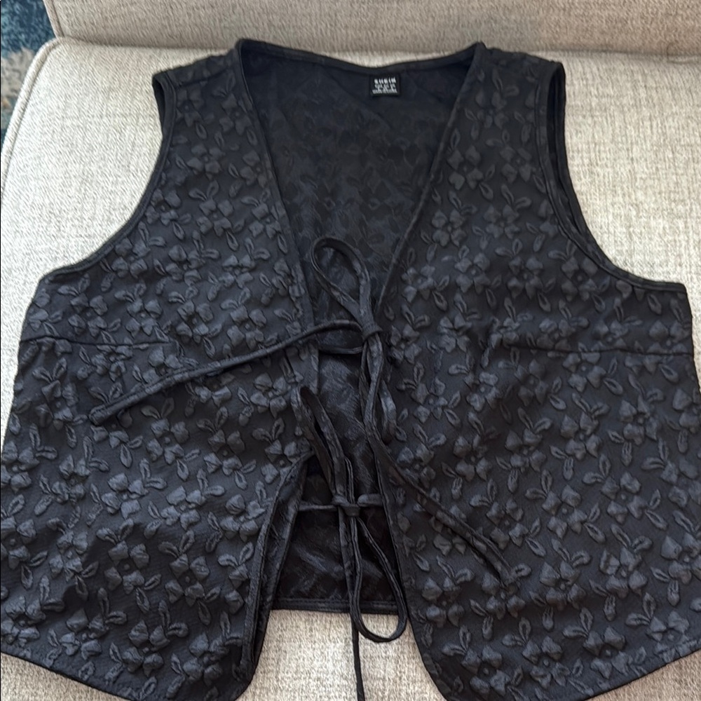 SHEIN Black Textured Vest BRAND NEW NEVER WORN